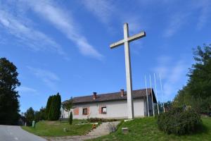 EVHARISTIČNI KRIŽ V TRDKOVI